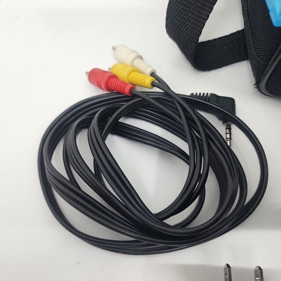 JVC GR-D770U Digital Video Camera With 34x Optical Zoom Accessories & Case - Picture 6 of 16